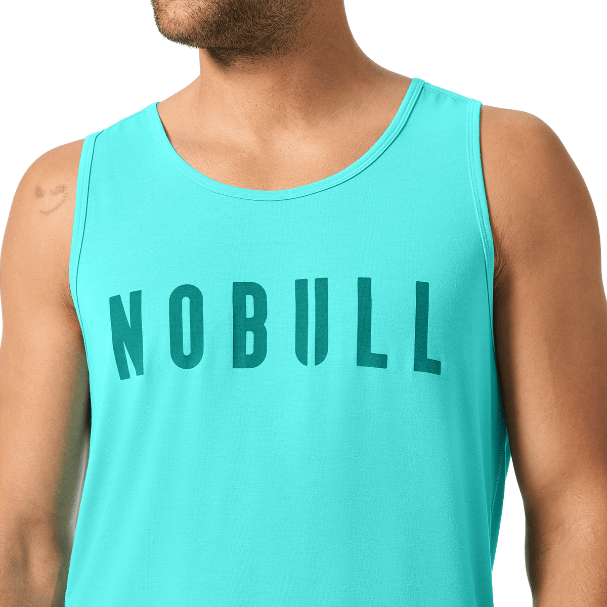 Men's Aqua Wash NOBULL Tank Front Detail Angle.